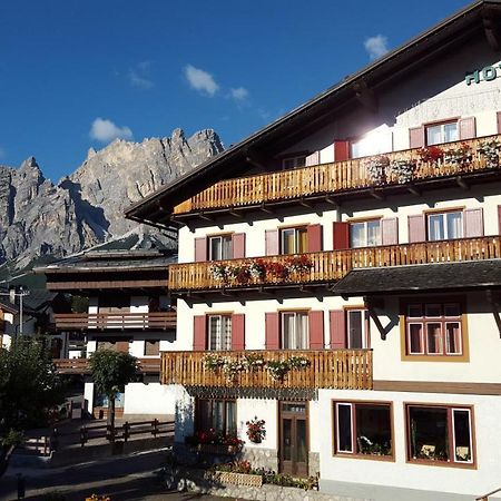 Hotel Bellaria - Cortina dʼAmpezzo Eksteriør bilde